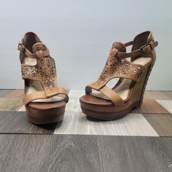Gianni Bini Shoes - Women's 6M Platform Wedges